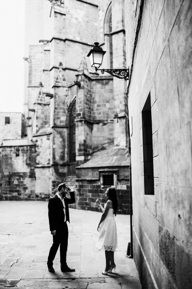 Professional Photographer in Barcelona for Couples